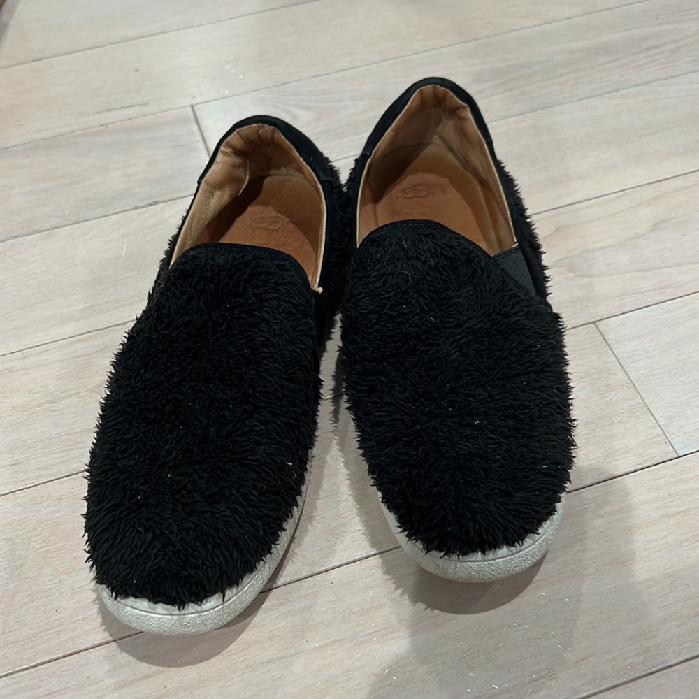 UGG Ricci Black Shoes - Picture 3 of 7